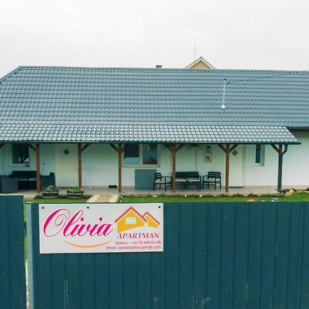 Апартаменти Olivia Apartman Шарошпатак Екстер'єр фото